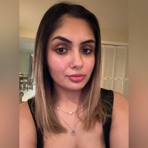 Meet your Posher, Julissa